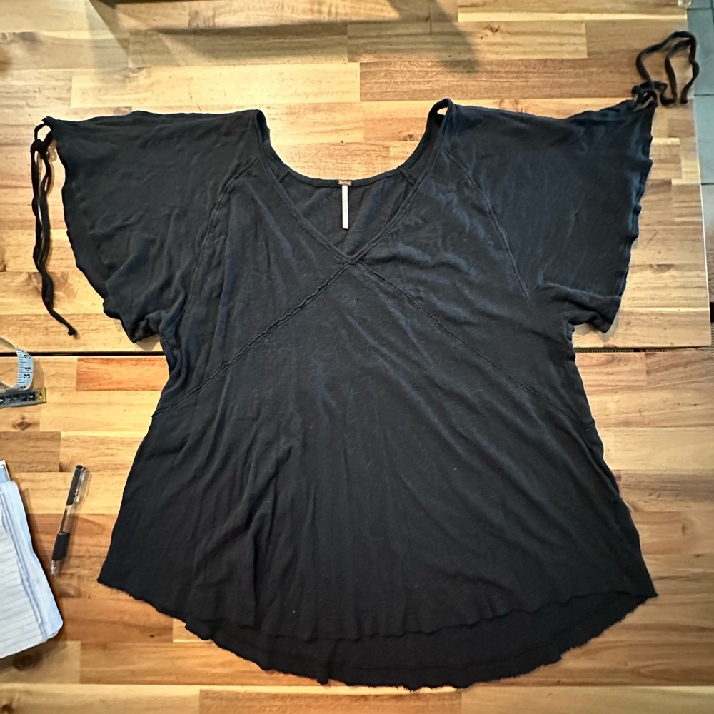 Free People | Black Women’s Cold Shoulder Top | Size L